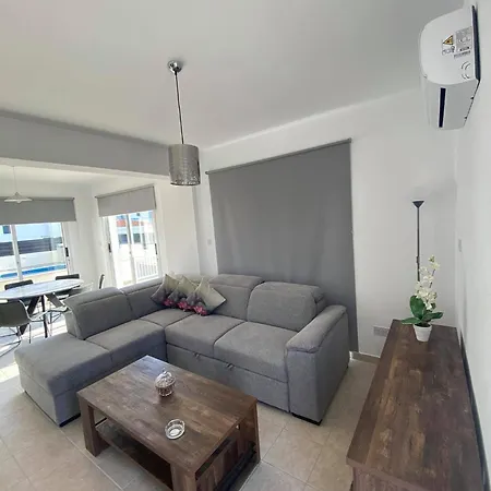 Apartment Cosy In Kato With Pool Access
