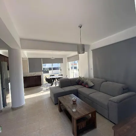 Cosy In Kato With Pool Access Apartment