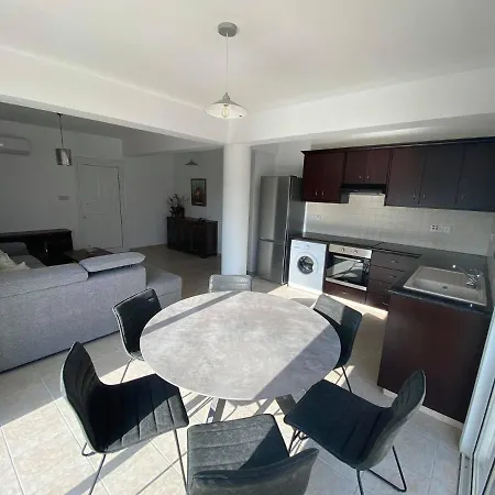 Cosy In Kato With Pool Access Apartment *