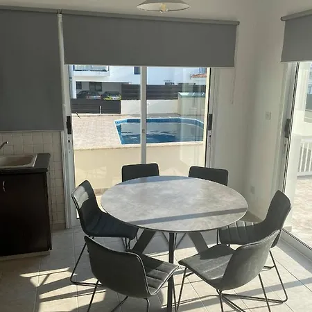 Apartment Cosy In Kato With Pool Access